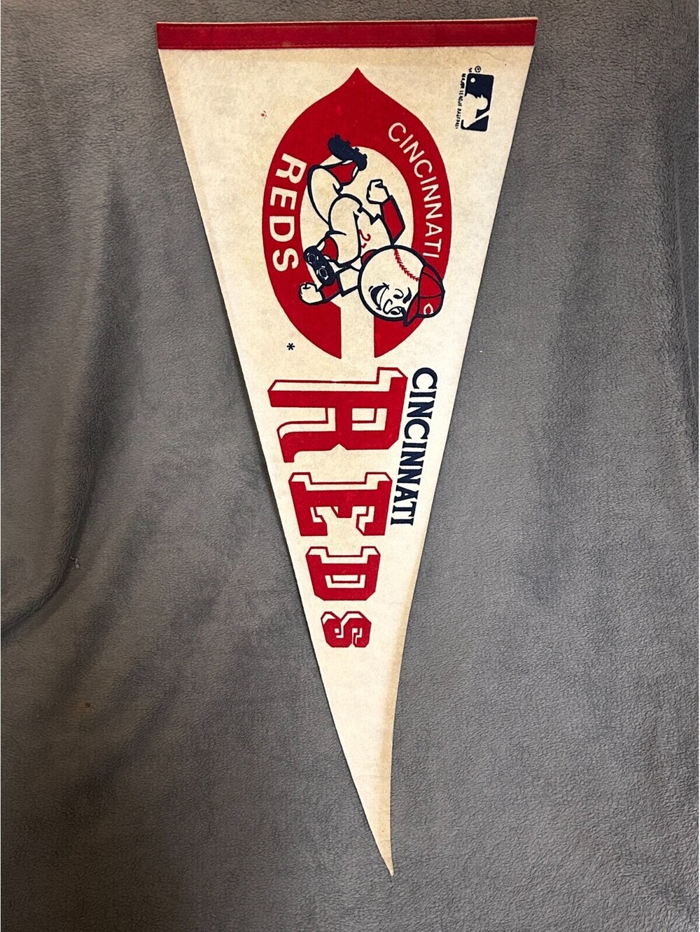 Vintage 1969 Cincinnati Reds MLB Baseball Felt Pennant Mr. Red Logo 30 In